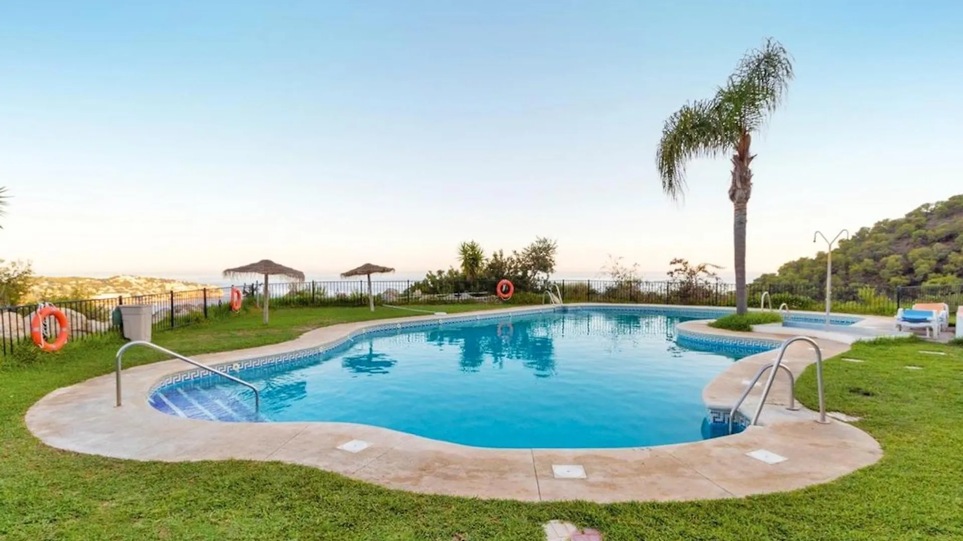 Al Alba Townhouse With Community Pool And Padel Βίλα La Herradura
